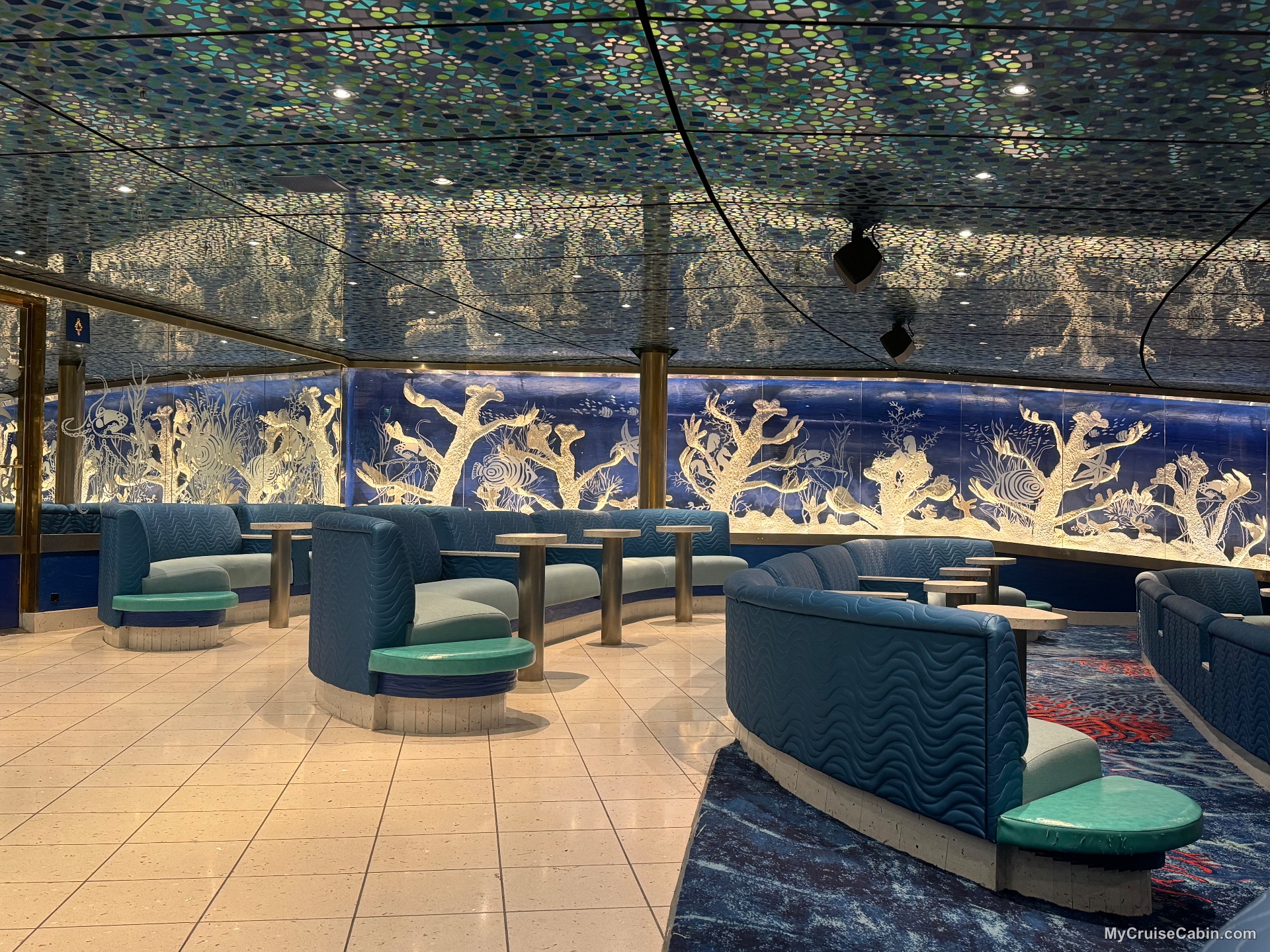 Islander Coral Reef Lounge - Lounge