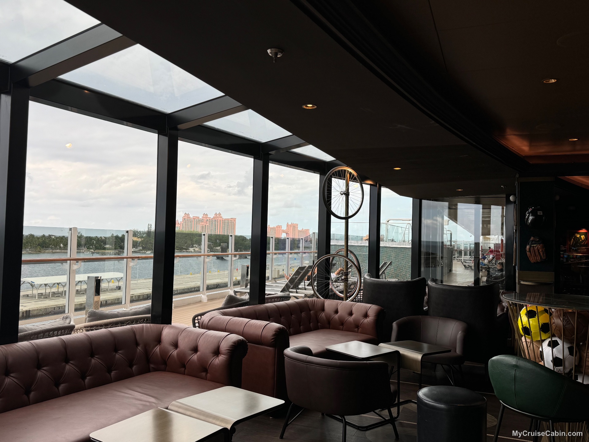 MSC Seashore Sports Bar - Bar