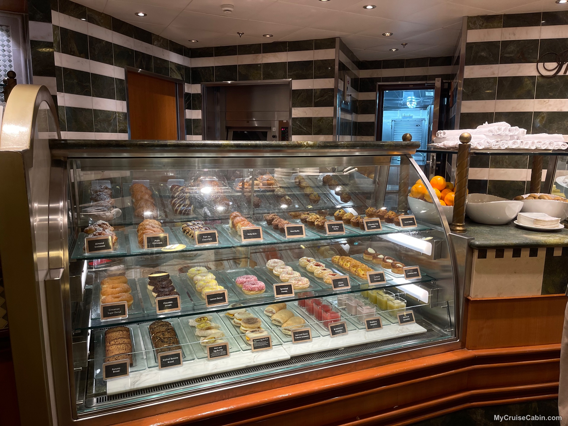 Caribbean Princess International cafe - Restaurant