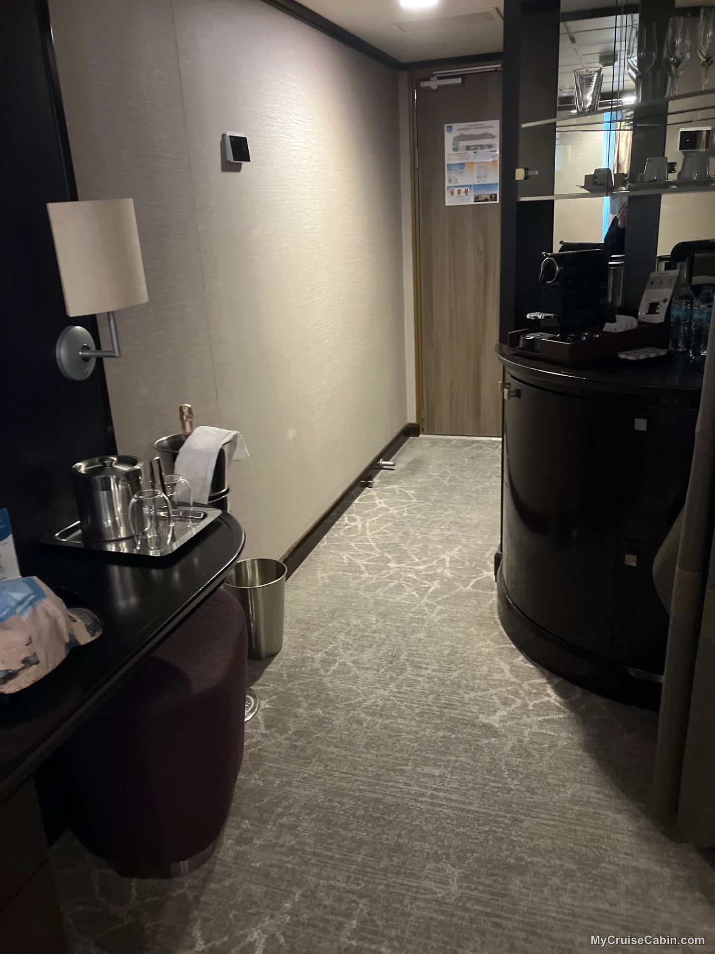Cabin 8672 on Norwegian Star