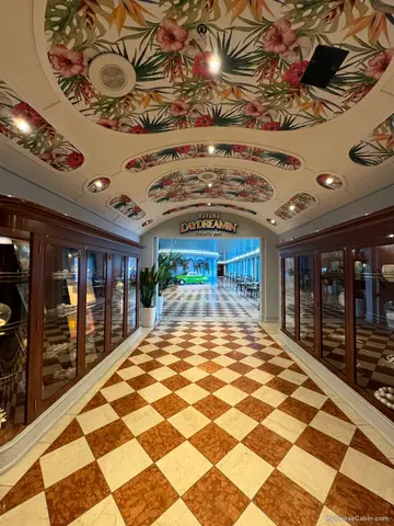 Hallway to Havana Daydreaming Bar