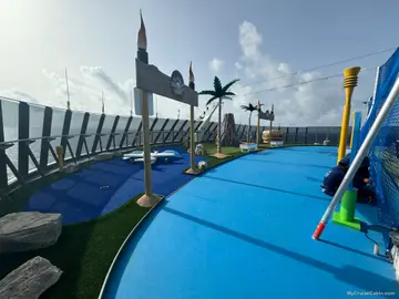 Mini golf on deck 