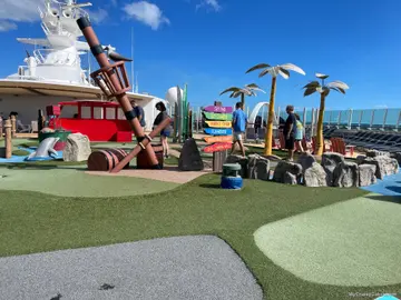 Miniature golf
