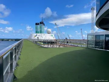 Upper deck