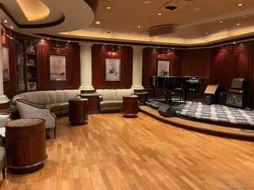 Wheelhouse bar and lounge