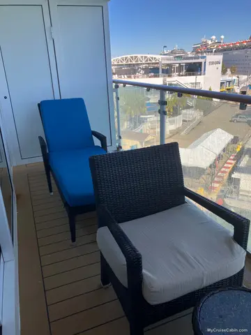 Cabin 8672 on Norwegian Star
