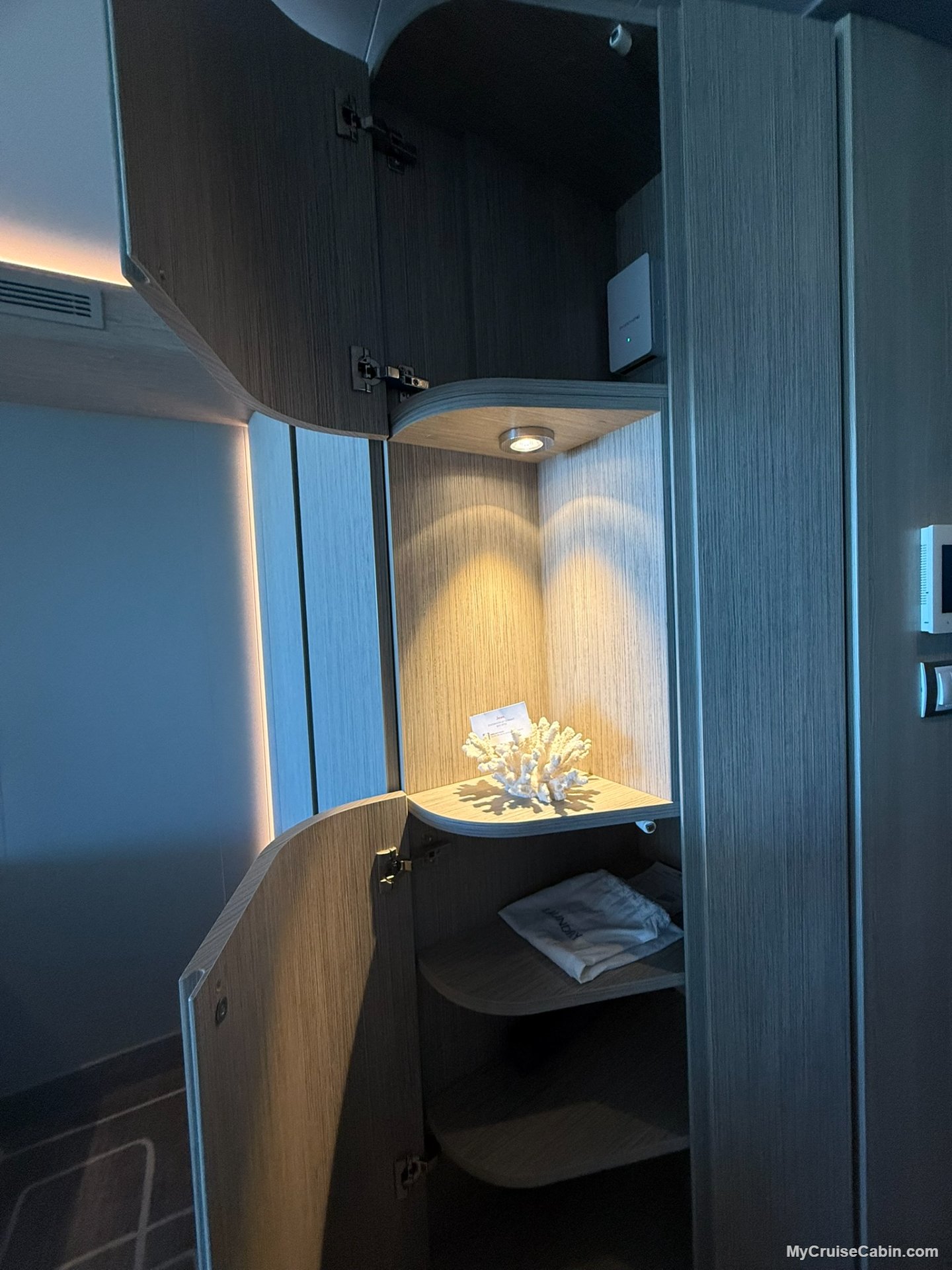 Cabin 11274 on Celebrity Apex