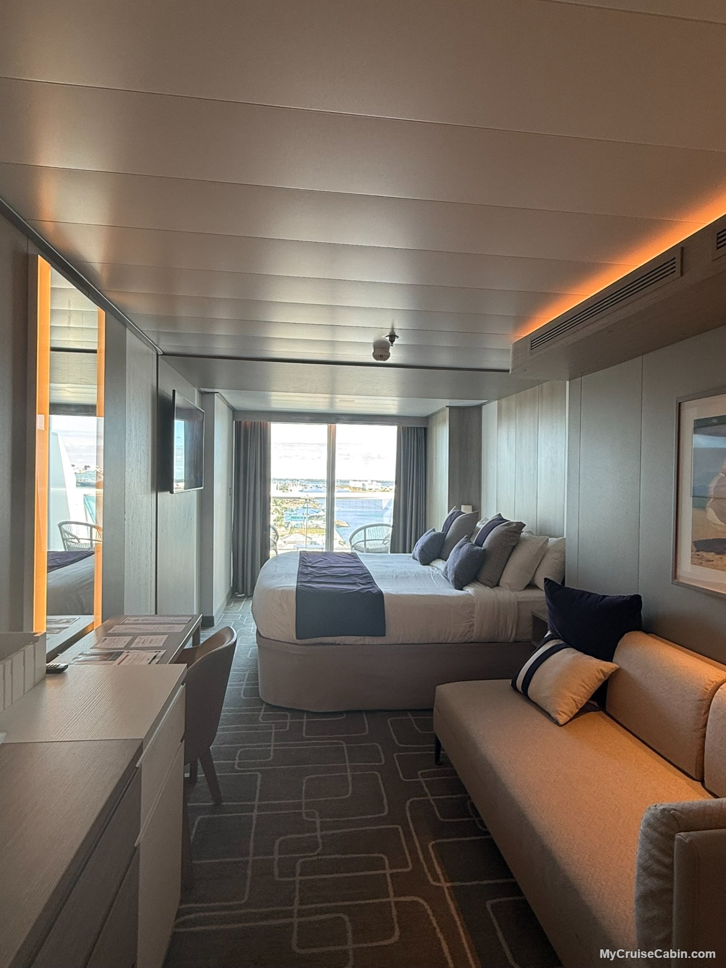 Cabin 11274 on Celebrity Apex