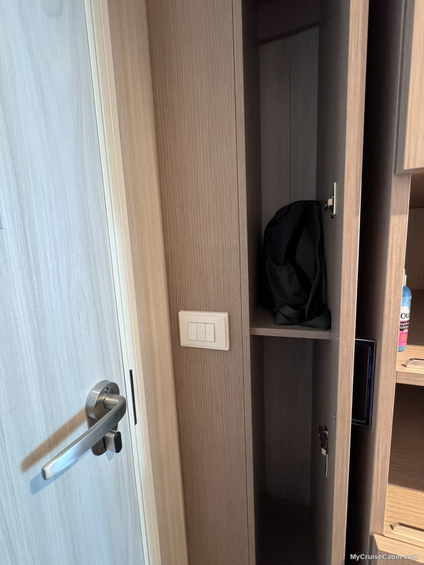 Sun Princess Cabin 14642 - Storage