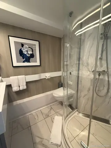 Cabin 11274 on Celebrity Apex