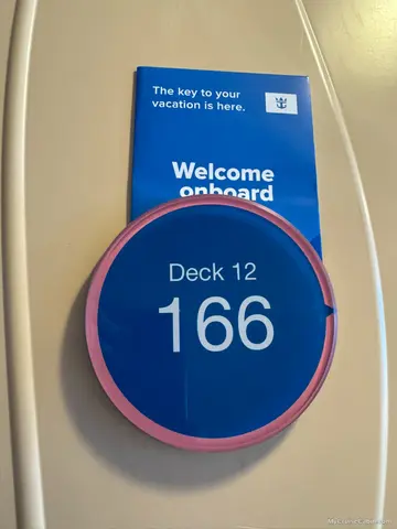 Cabin 12166 on Oasis of the Seas