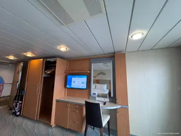 Cabin 12166 on Oasis of the Seas