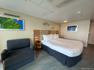 Cabin 12166 on Oasis of the Seas