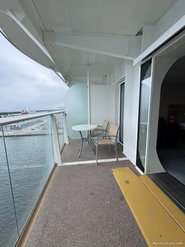 Cabin 12166 on Oasis of the Seas