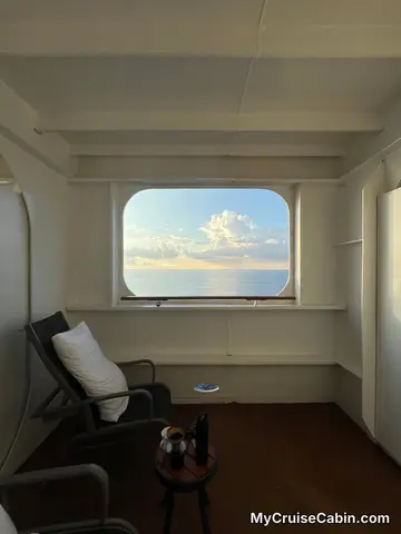 Cabin 6067 on Queen Mary 2
