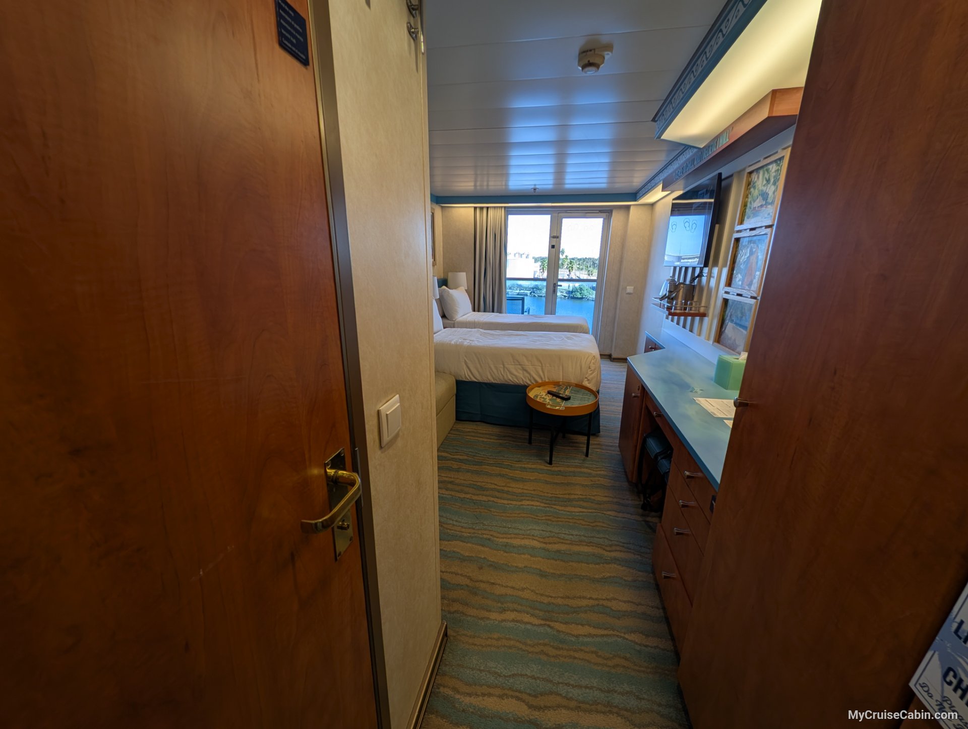 Islander Cabin 4206 - Interior