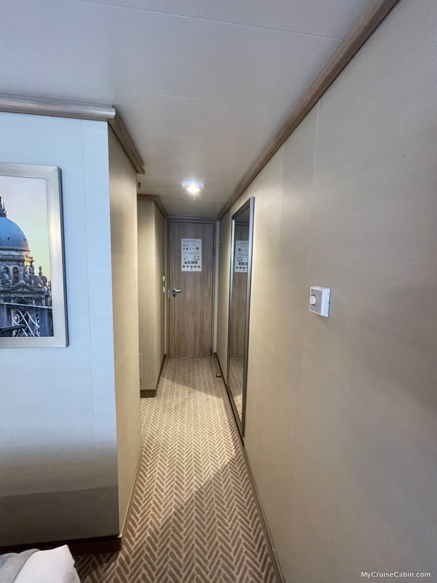 Cabin S222 on Sky Princess