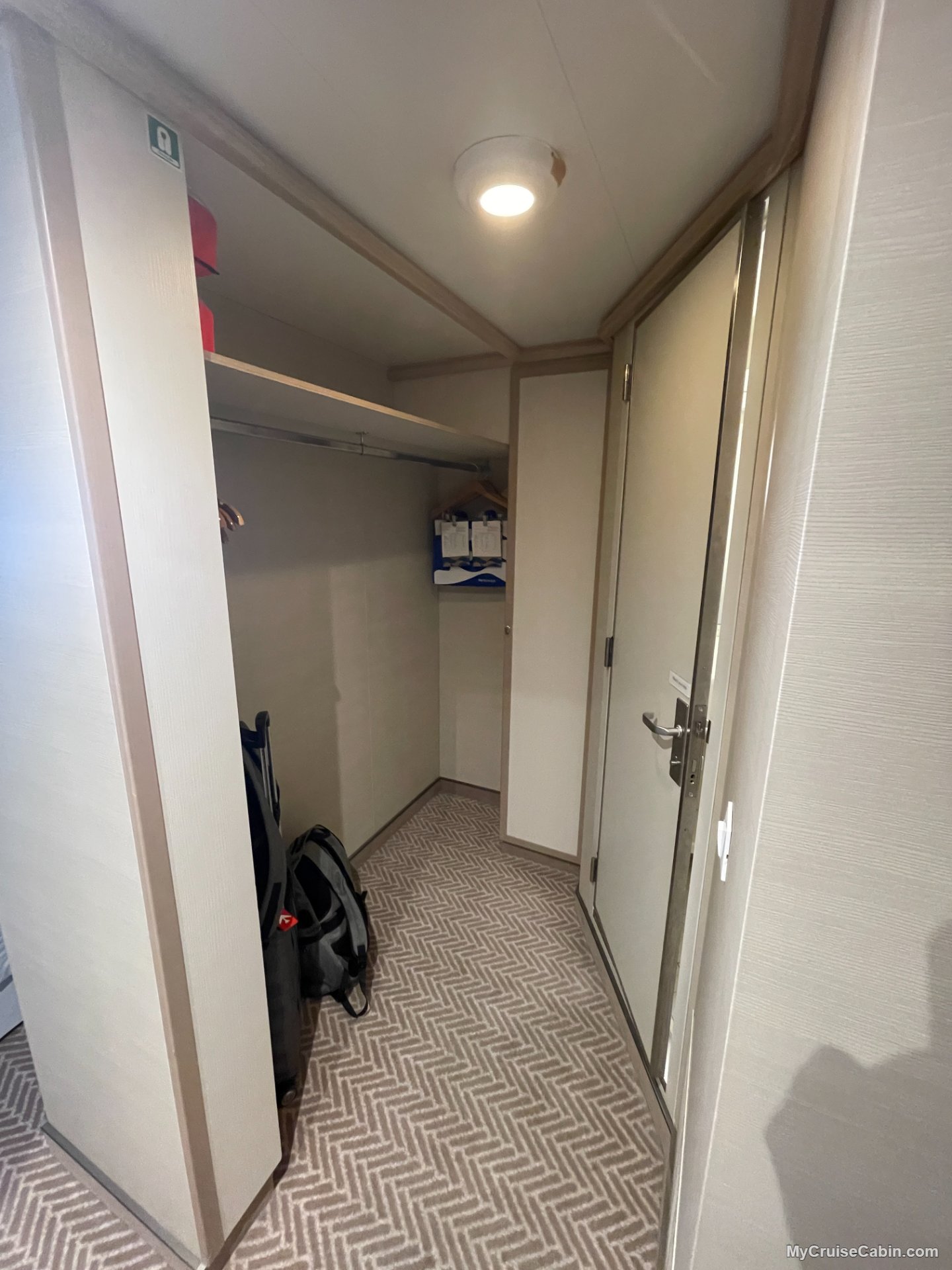 Cabin S222 on Sky Princess