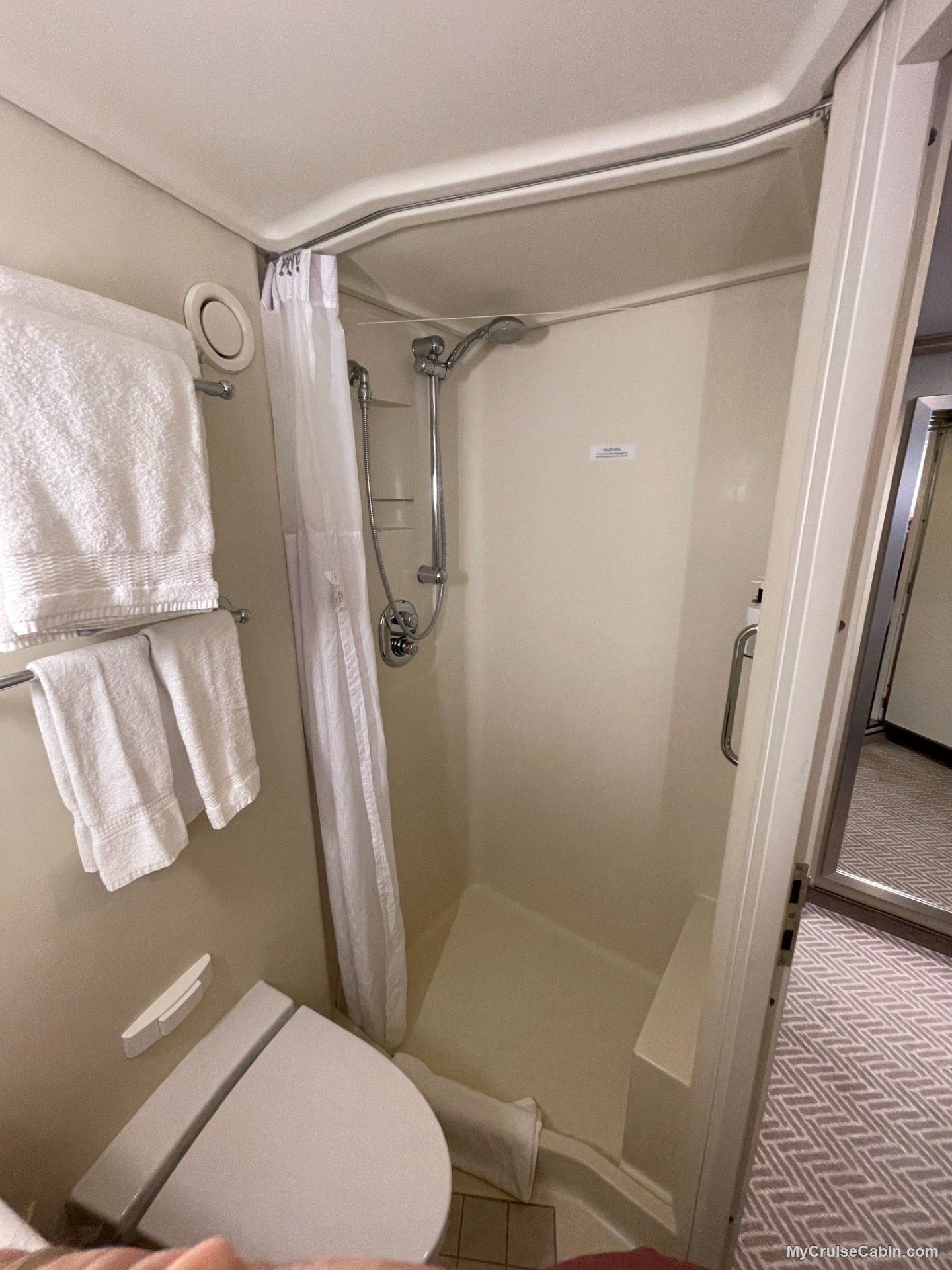 Cabin S222 on Sky Princess