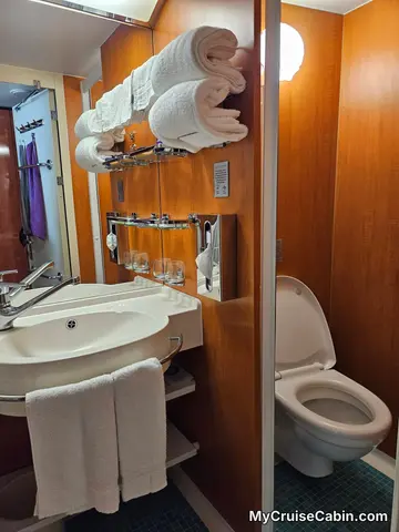 Cabin 5070 on Norwegian Jade