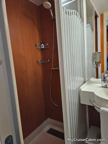 Cabin 5070 on Norwegian Jade