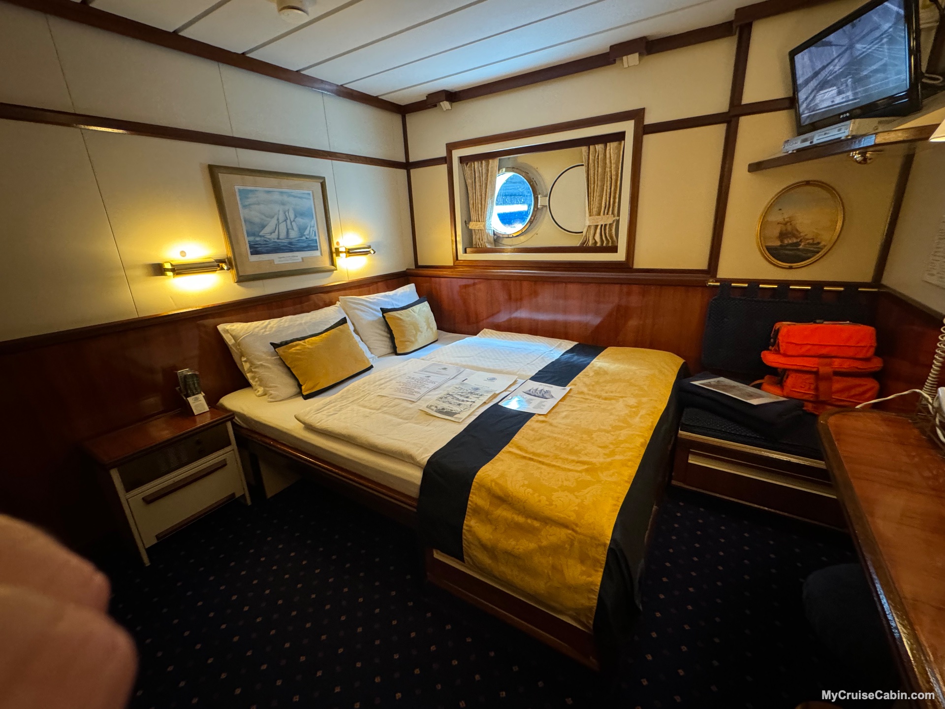 Cabin 116 on Star Flyer