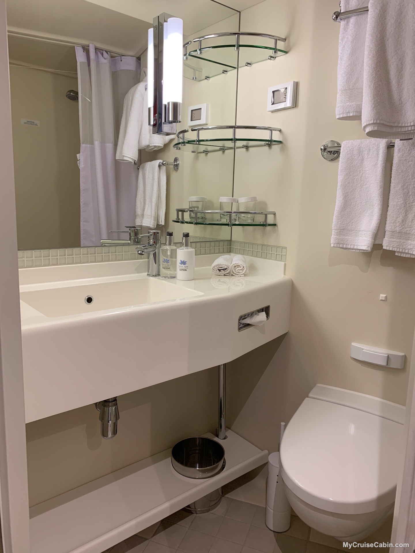 Cabin E631 on Sky Princess