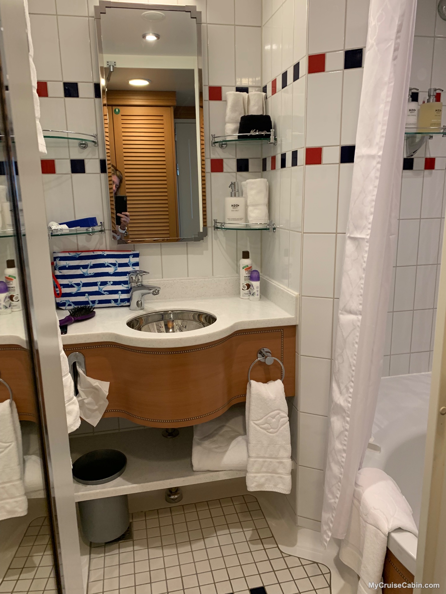 Disney Dream Cabin 8608 - Bathroom