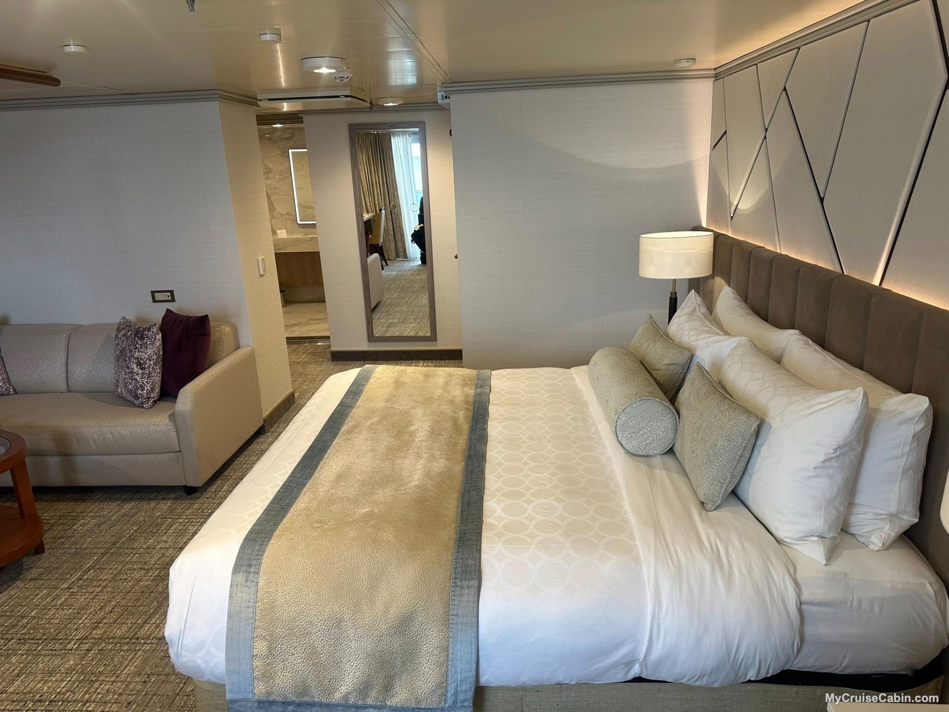 Cabin PR726 on Island Princess