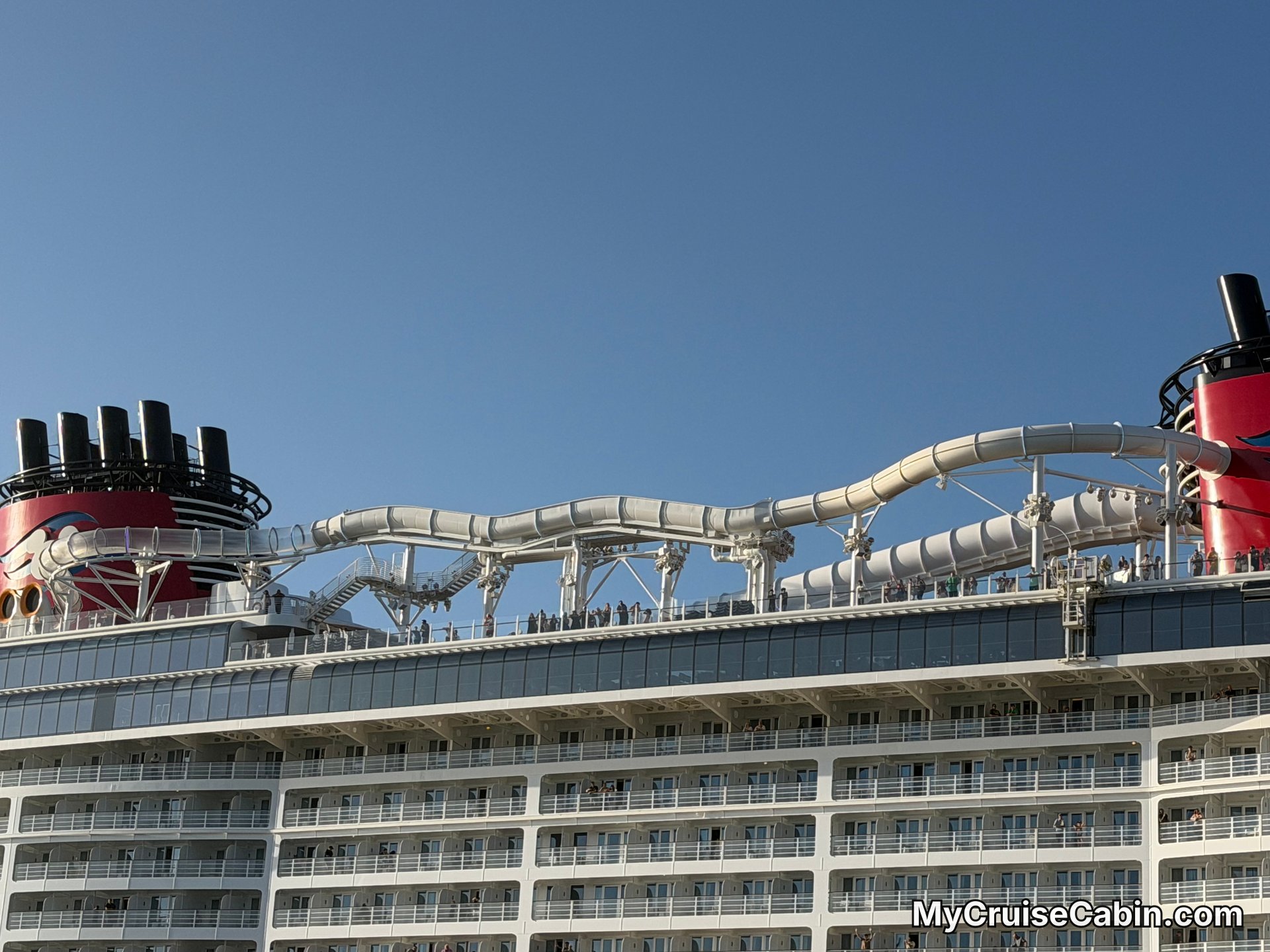 Disney Treasure Water slide - Recreation