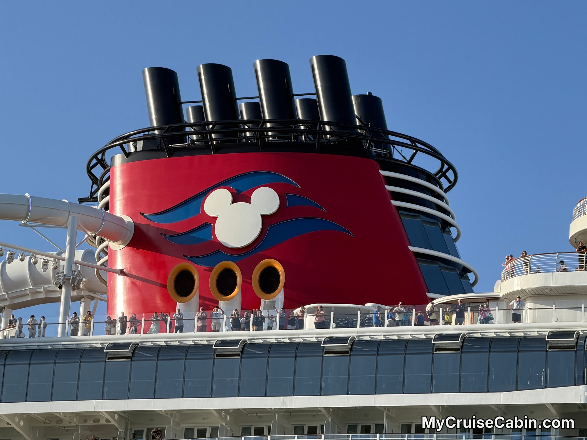 Disney Treasure  - Exterior