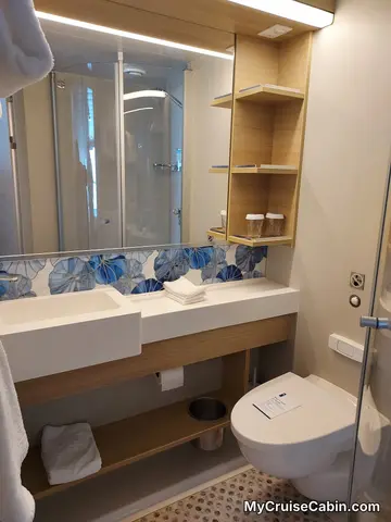 Cabin 8166 on Wonder of the Seas