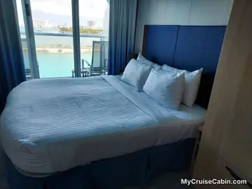 Cabin 8166 on Wonder of the Seas