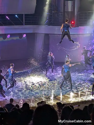 InTENse water show