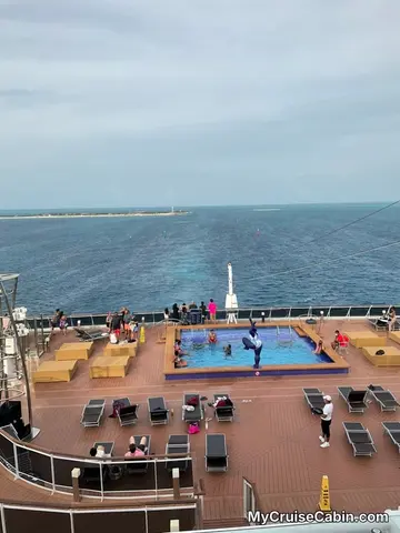 Aft pool deck