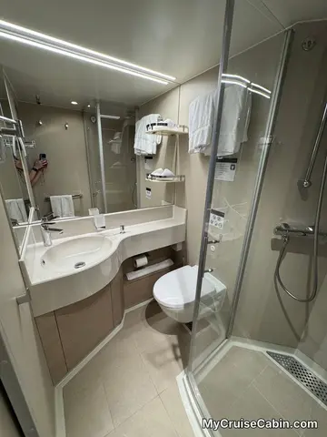 Cabin 15243 on MSC World America
