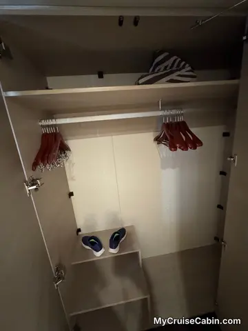 Cabin 15243 on MSC World America