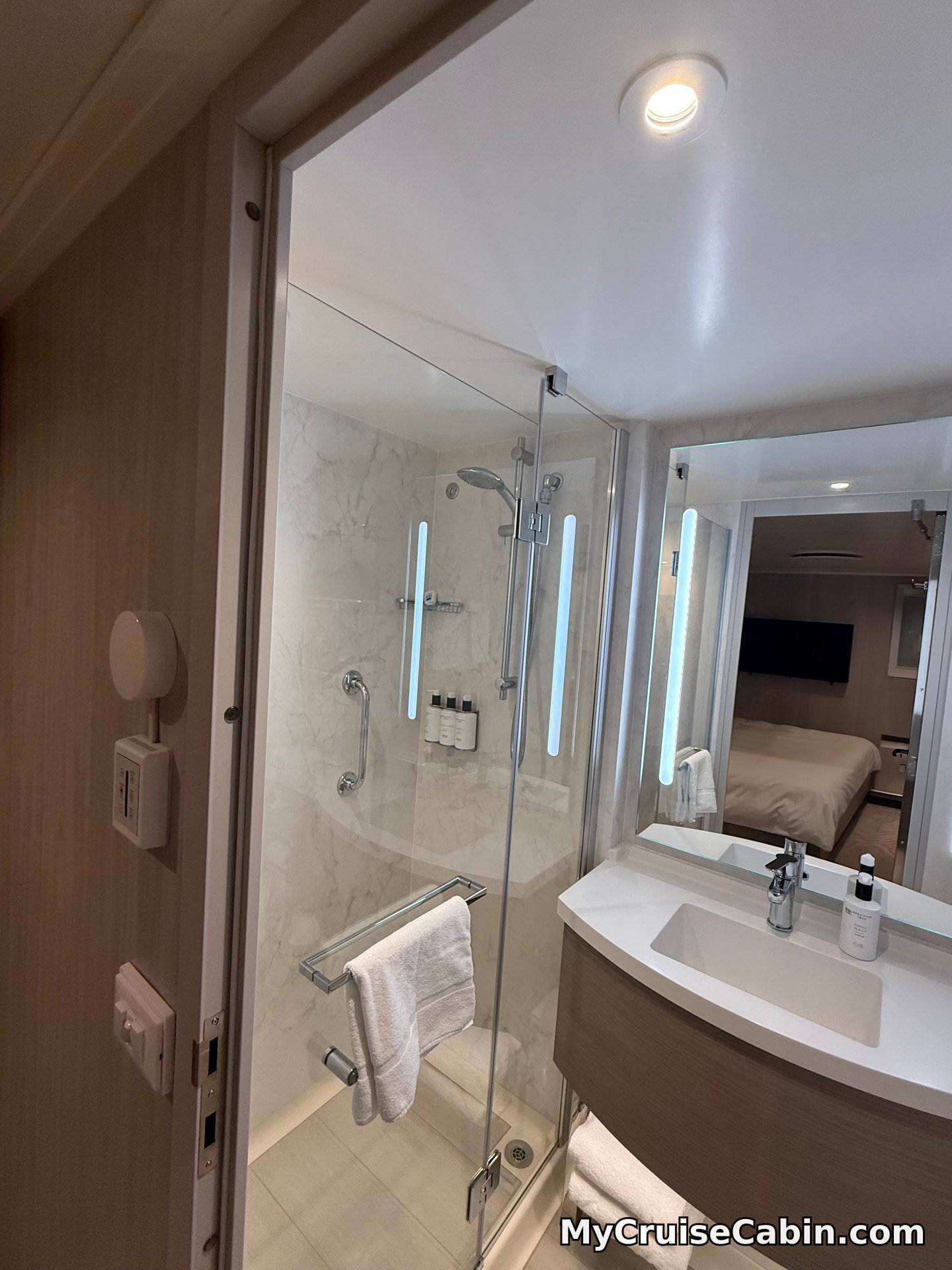 Cabin 11121 on Star Princess