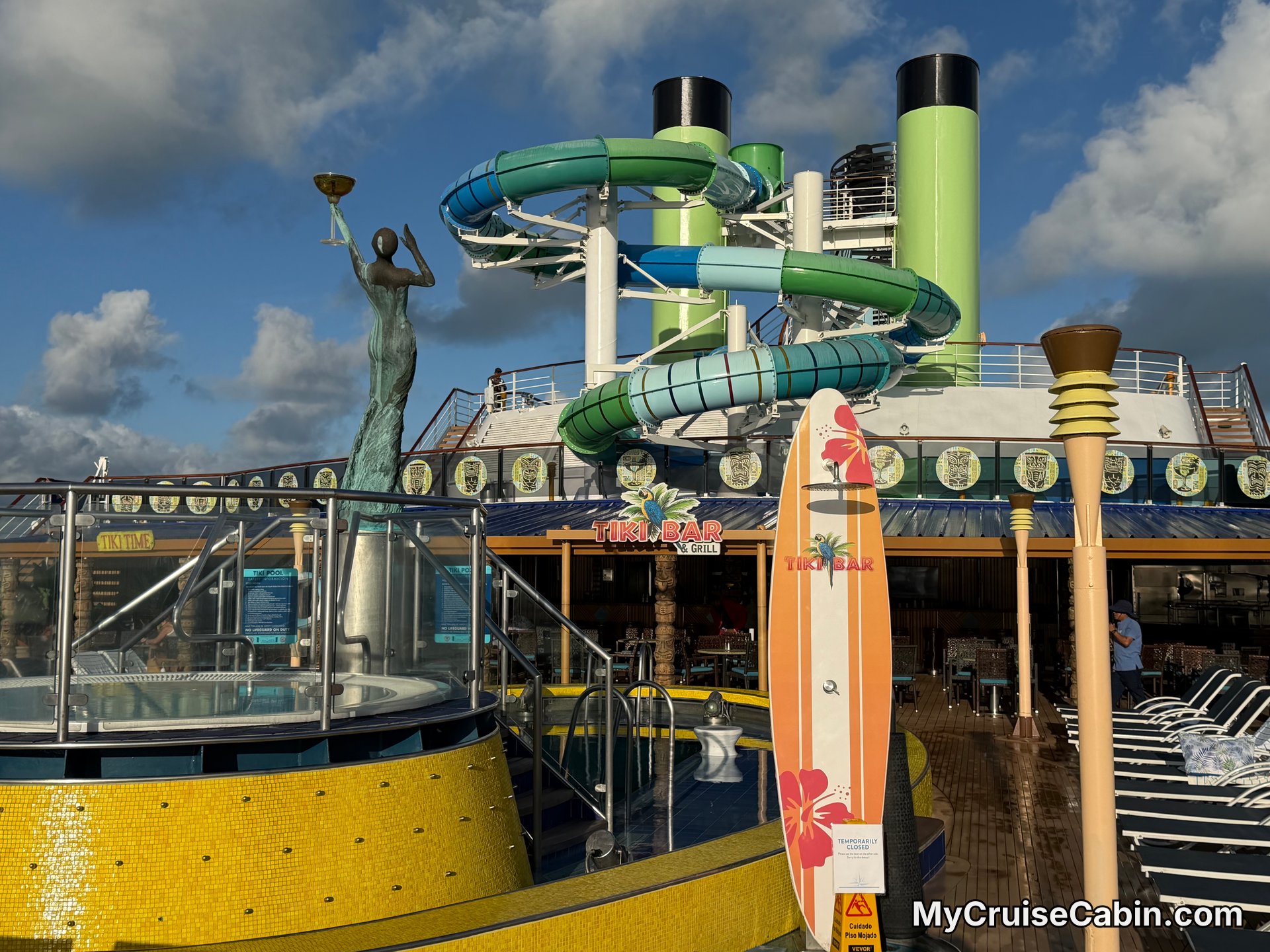 Islander Adult pool - Pool