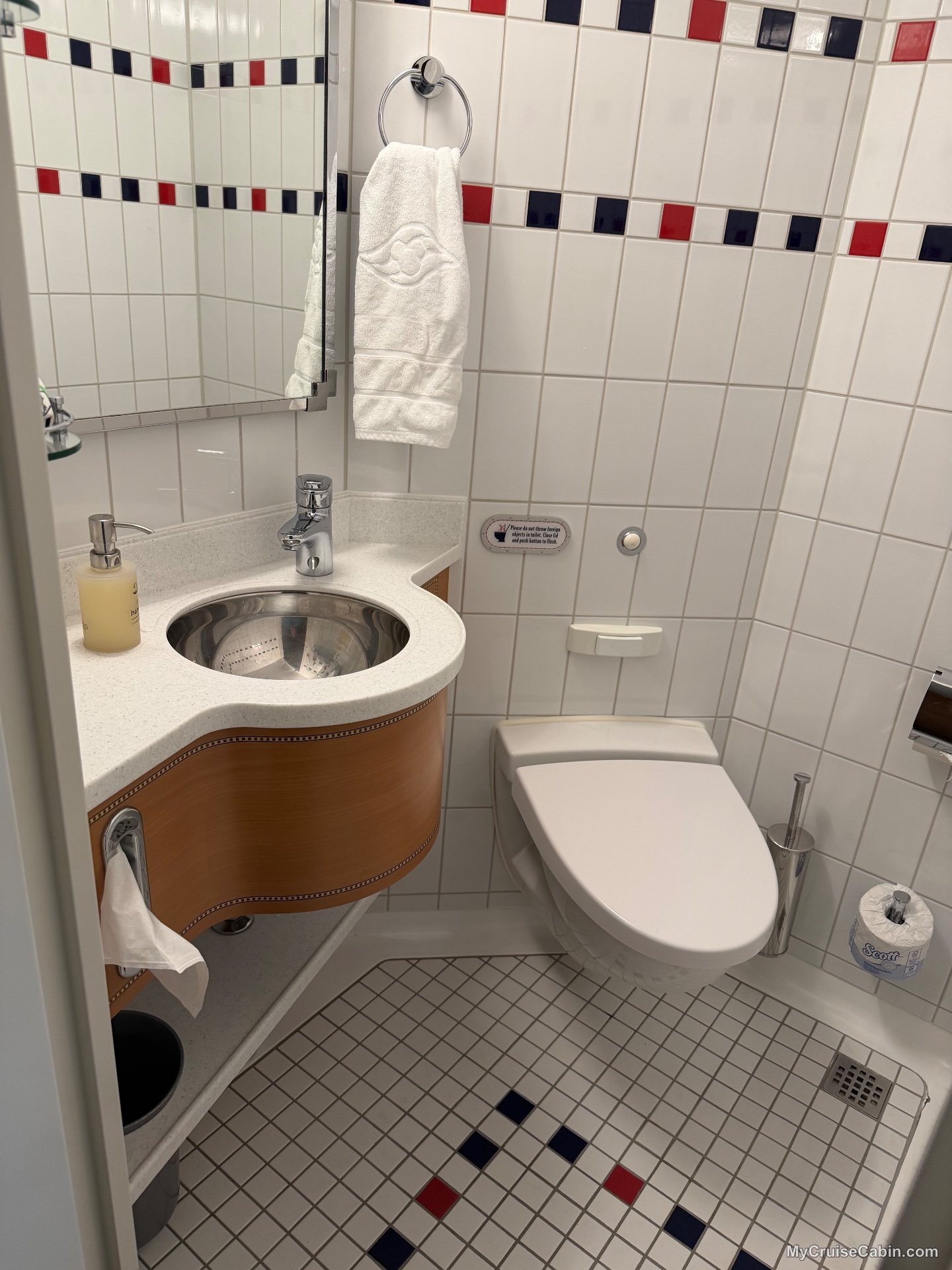 Cabin 7042 on Disney Dream