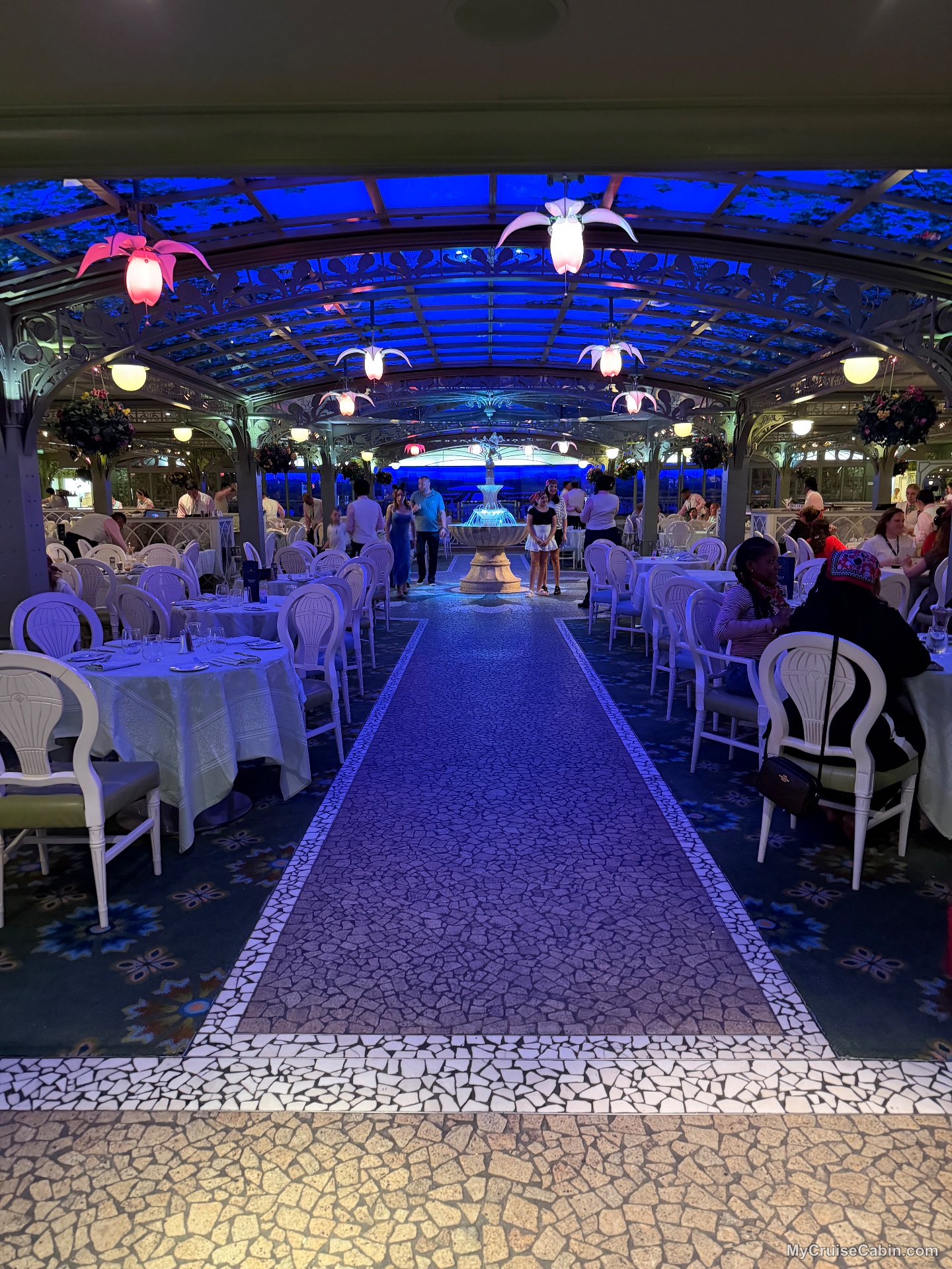 Disney Dream Enchanted Garden - Restaurant