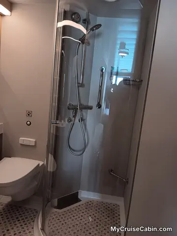 Cabin 6138 on Wonder of the Seas