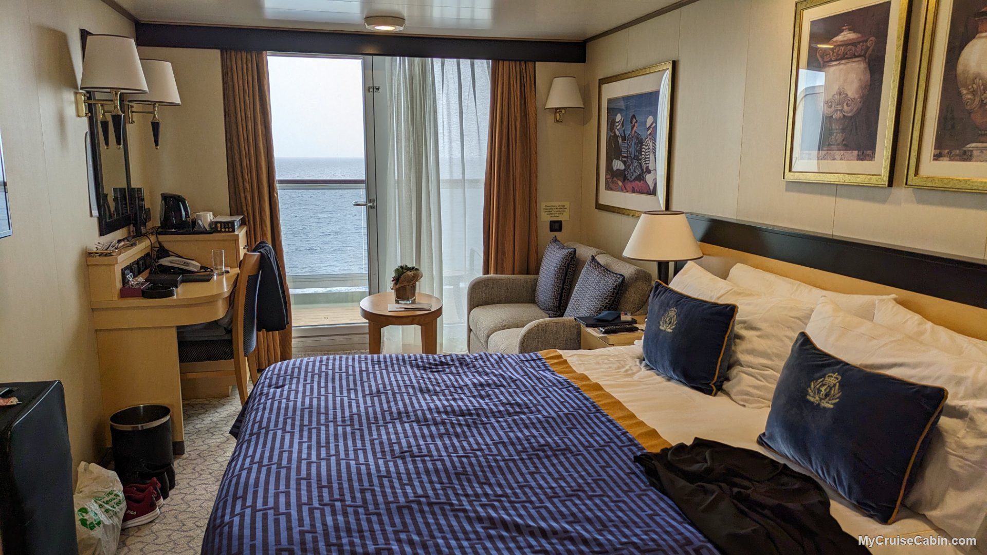 Cabin 5183 on Queen Elizabeth