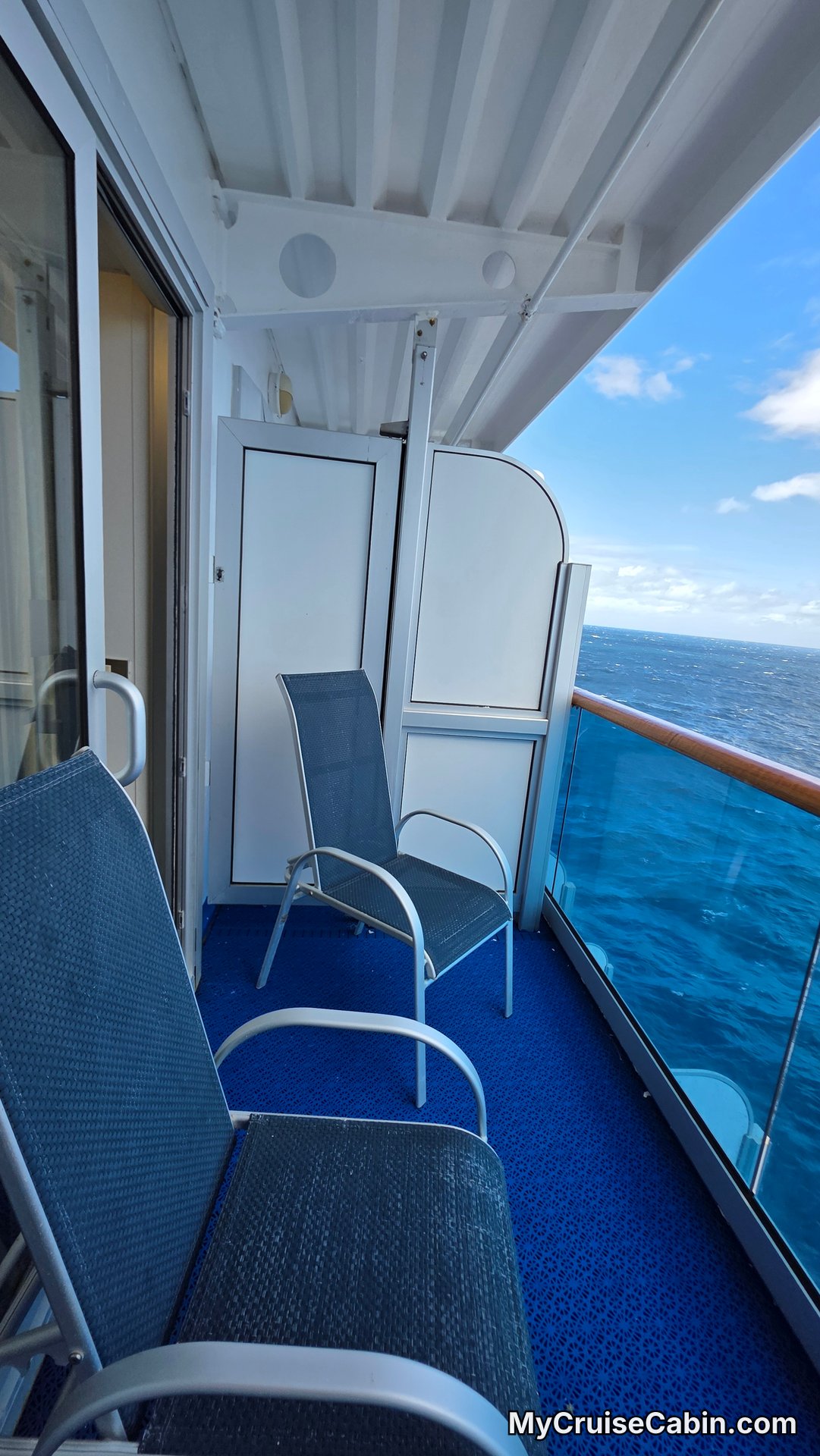 Cabin 11231 on Carnival Adventure